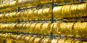Shopping in the Dubai Gold Souk 2086743500_5a644bb16e_b