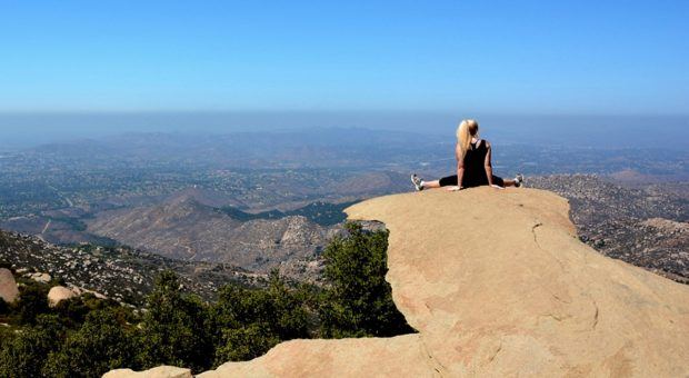View from Potato Chip Rock on Mt Woodson above Lake Poway. This is a popular San Diego hike and offers incredible views of San Diego County.