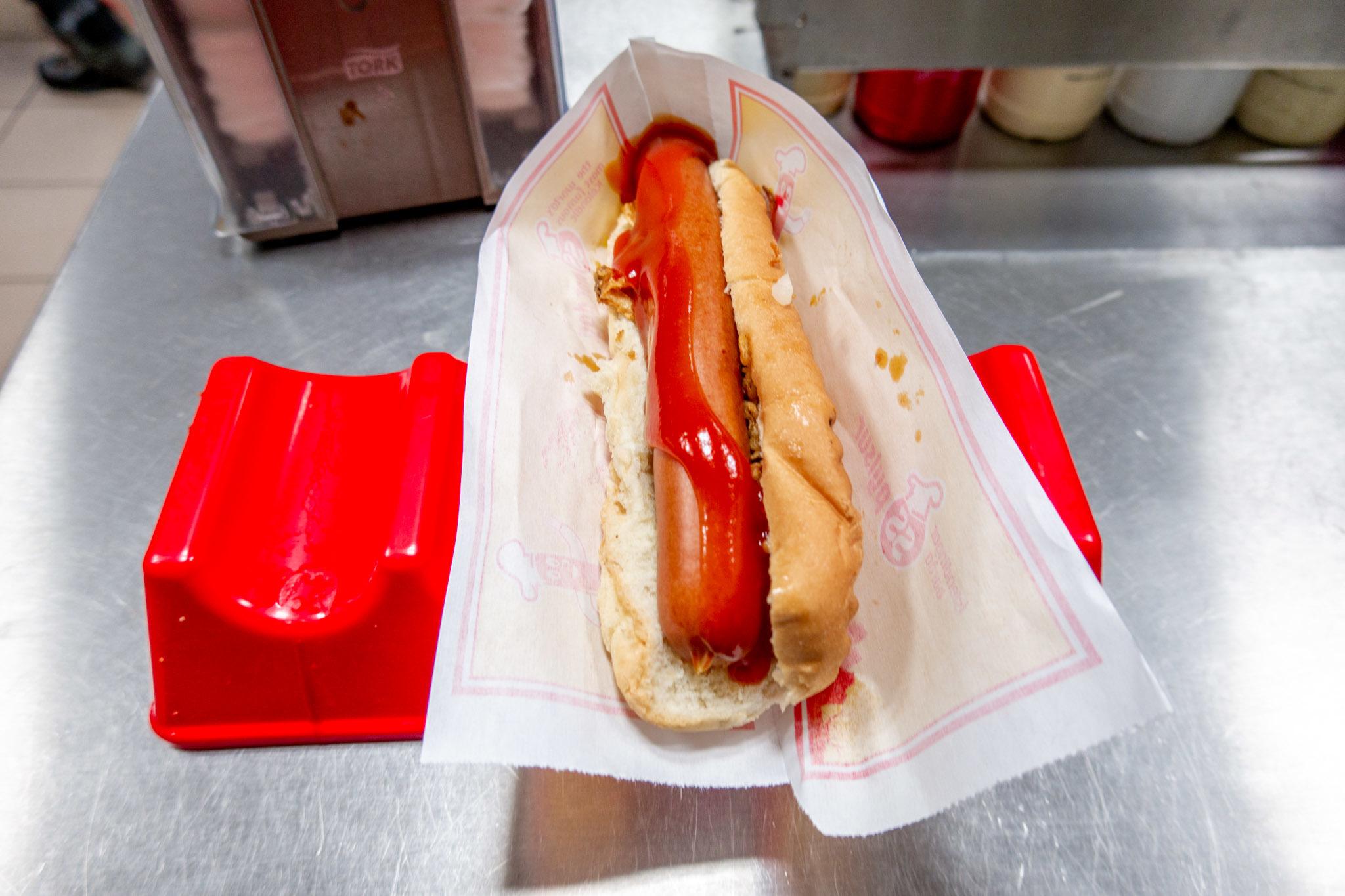 An Icelandic hot dog at Bæjarins Beztu.