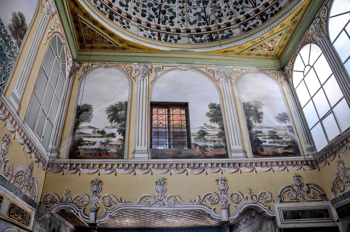 Details in the royal apartment
