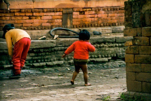 A child wandering the streets of Kathmandu during the Nepal Civil War.