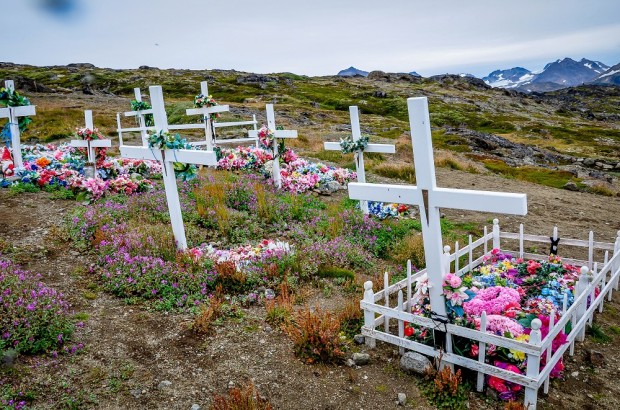 Confessions of Country Collectors Greenland-Kulusuk-cemetery