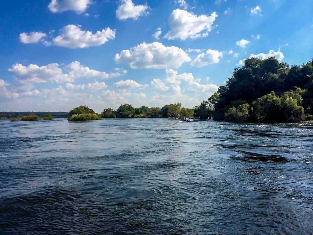 Upriver from Victoria Falls Livingstone side are the Islands of Siankaba luxury lodge.