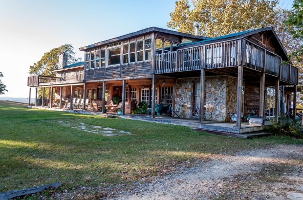 Sinking into Nature at Singletree Gun and Plough The Singletree Gun and Plough is a rustic retreat in northern North Carolina