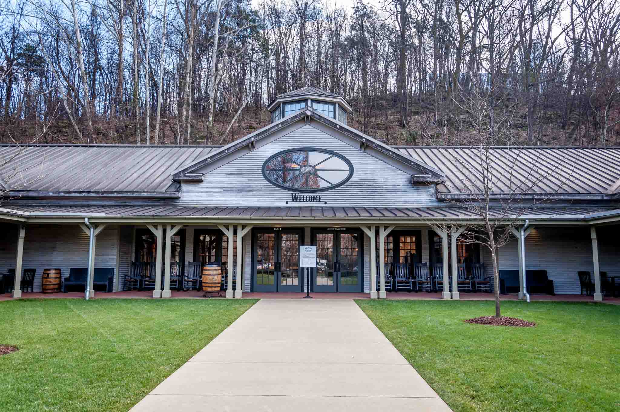 visit jack daniel's distillery