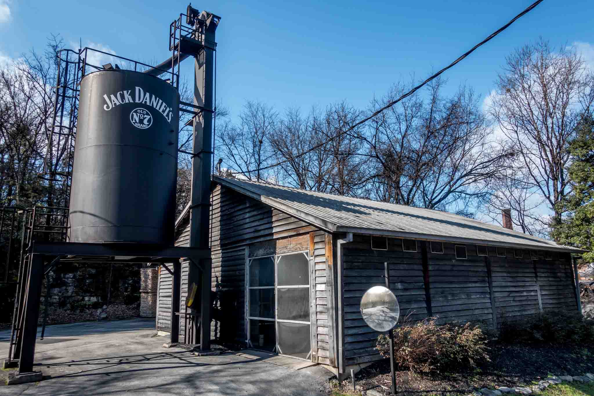 tennessee whiskey distillery tour