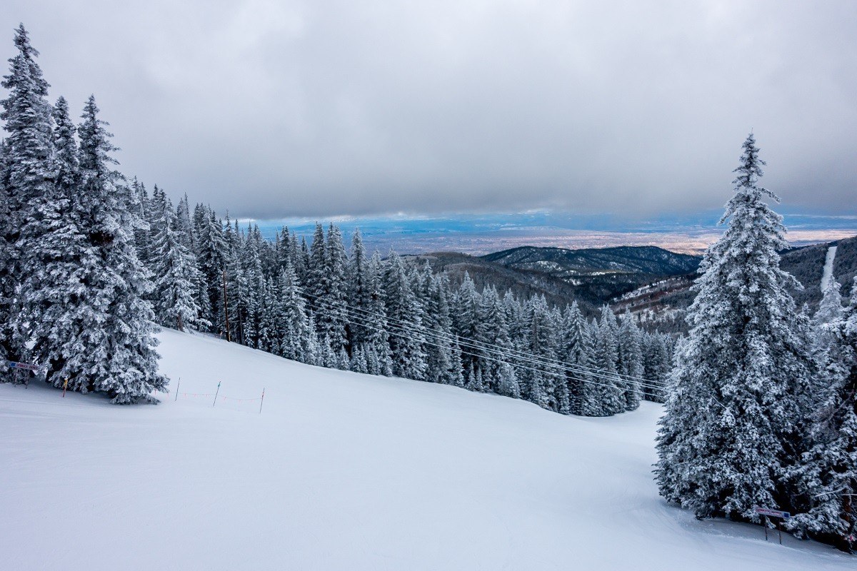 How to plan a weekend trip: focus on your interests. Skiing is a great weekend activity - all the better when you have the mountain to yourself!