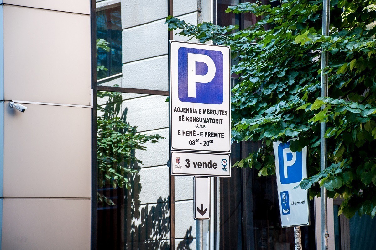 Street signs can sometimes be confusing when driving overseas.