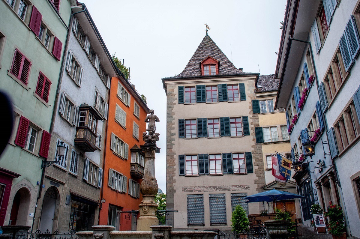 A fountain and cute buildings in Zurich's old town