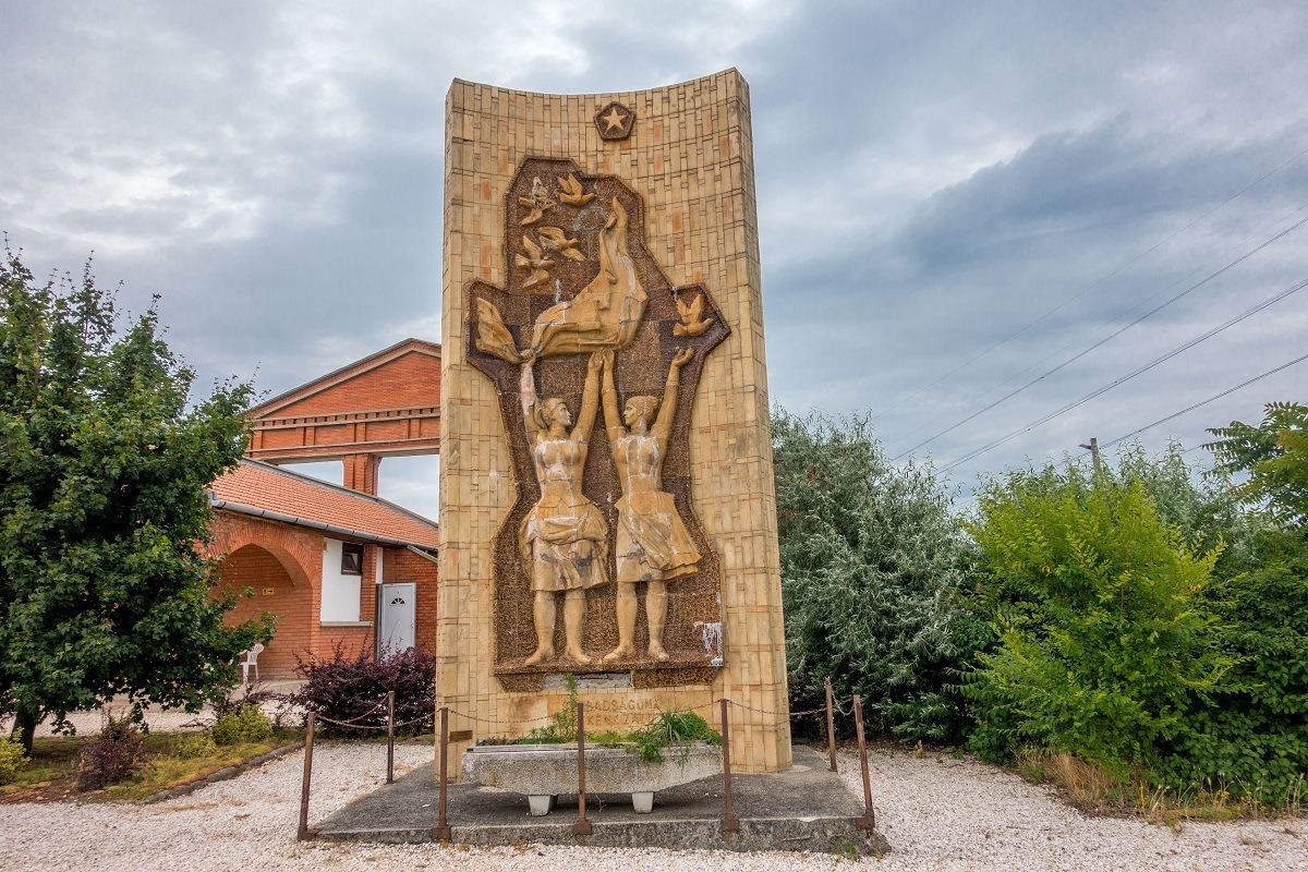 Soviet and Hungarian women releasing doves together in friendship. One of the monuments at Memento Park in Budapest