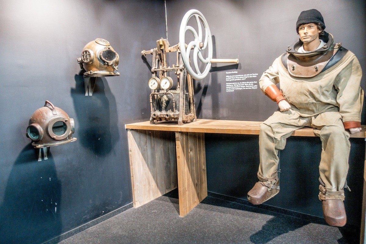 Exhibit at the Wind Force 10 Wreck and Fishing Museum (Windstärke 10) in Cuxhaven, Germany.