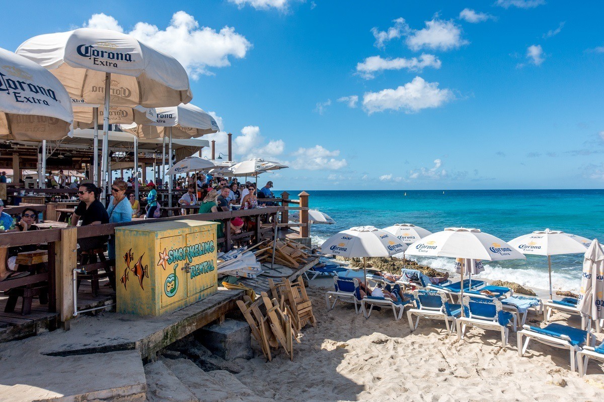 Sunset Bar And Grill And Maho Beach 