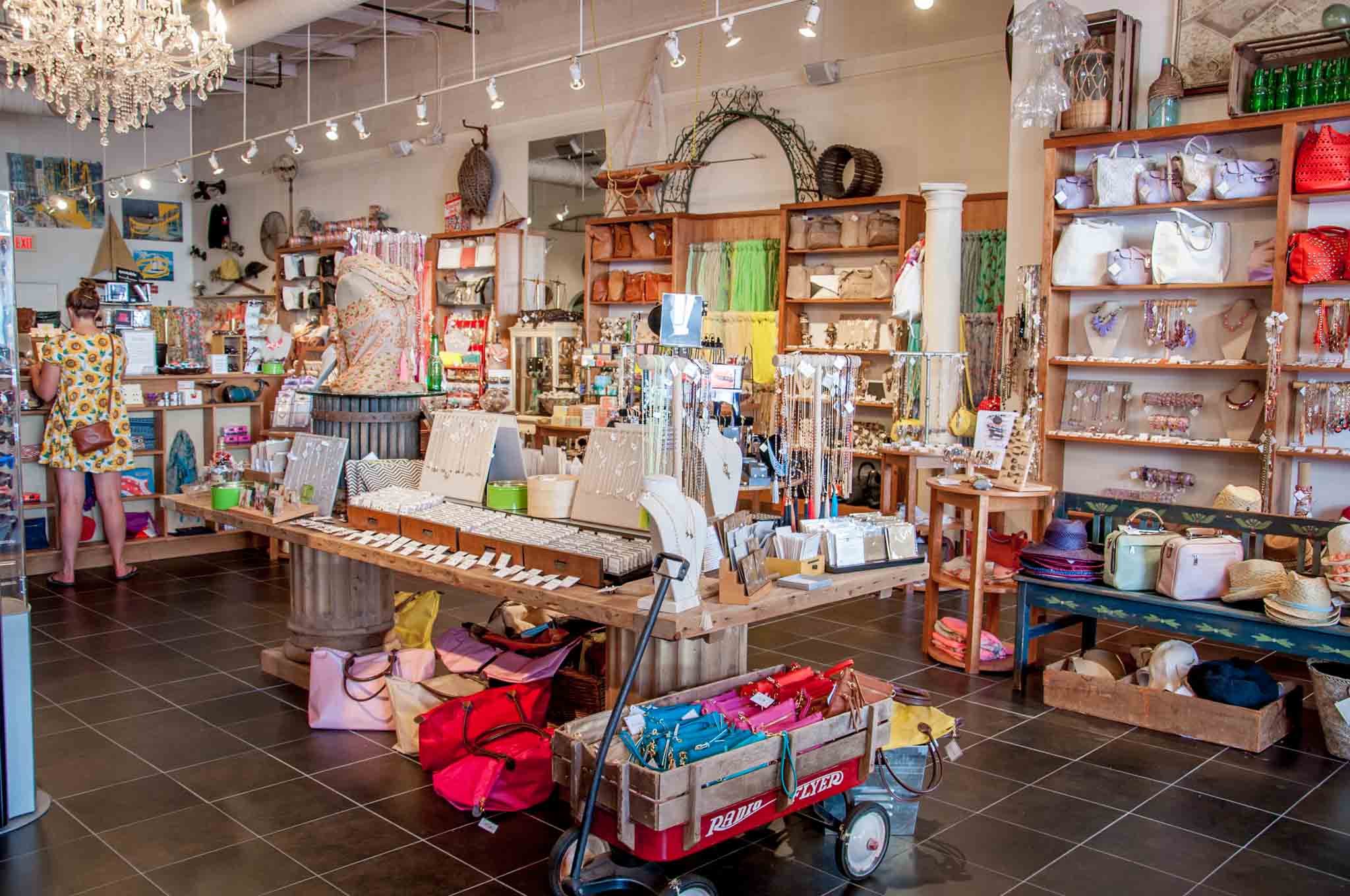 There are so many fun shops, galleries, and boutiques to choose from in downtown Annapolis, Maryland. Shopping is one of the more popular Annapolis activities.