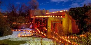A Christmas Eve Tradition: The Santa Fe Farolito Walk The magic of Christmas in New Mexico is best experienced via the Santa Fe Farolito Walk.