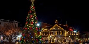 The Gettysburg Christmas Spirit: Festive Things to do in the Historic Town Lincoln Square in Gettysburg, PA at Christmas