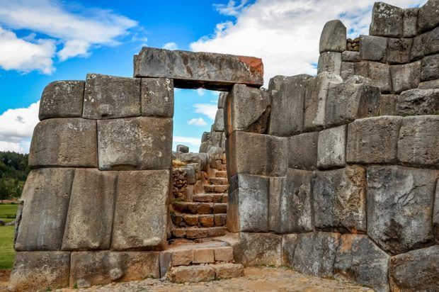 The ruins of Sacsayhuaman is one of the interesting things you can see on a Peru 10 day itinerary