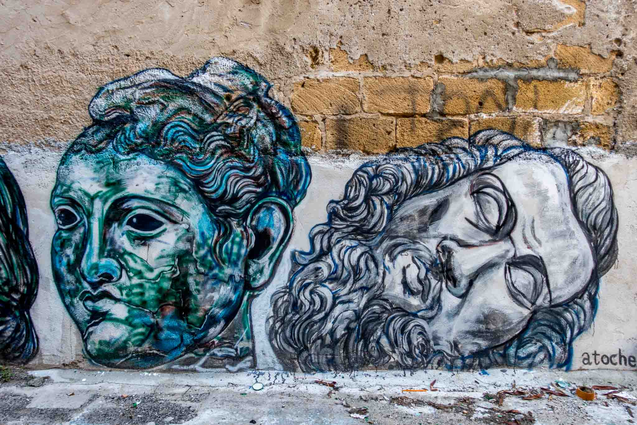 Looking at street art is one of the fun things to do in Palermo Sicily