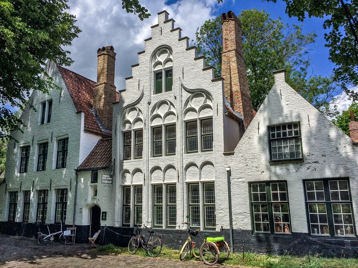 Seeing the beguinage is one of the more unusual things to do in Bruges Belgium