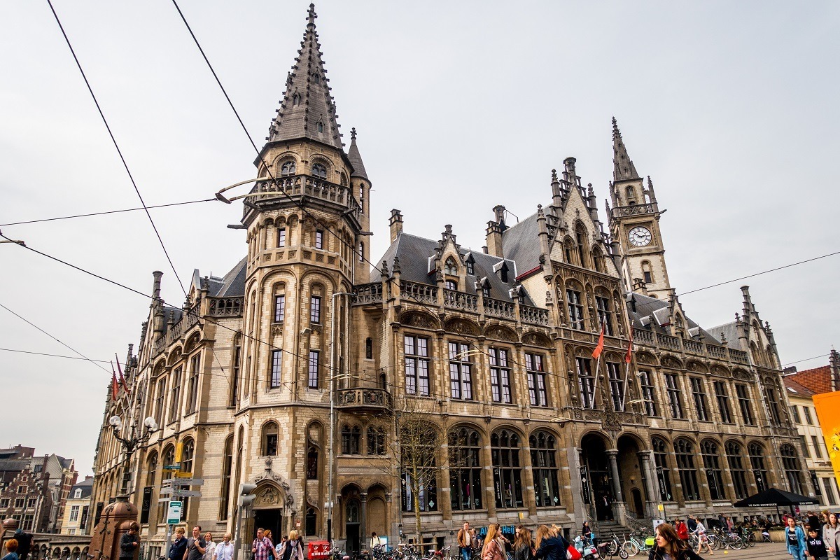 Ornate, 19th-century former post office building in Korenmarkt
