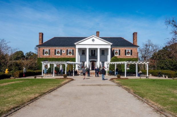 Boone Hall Plantation Tour - A Fascinating Walk Through History in SC