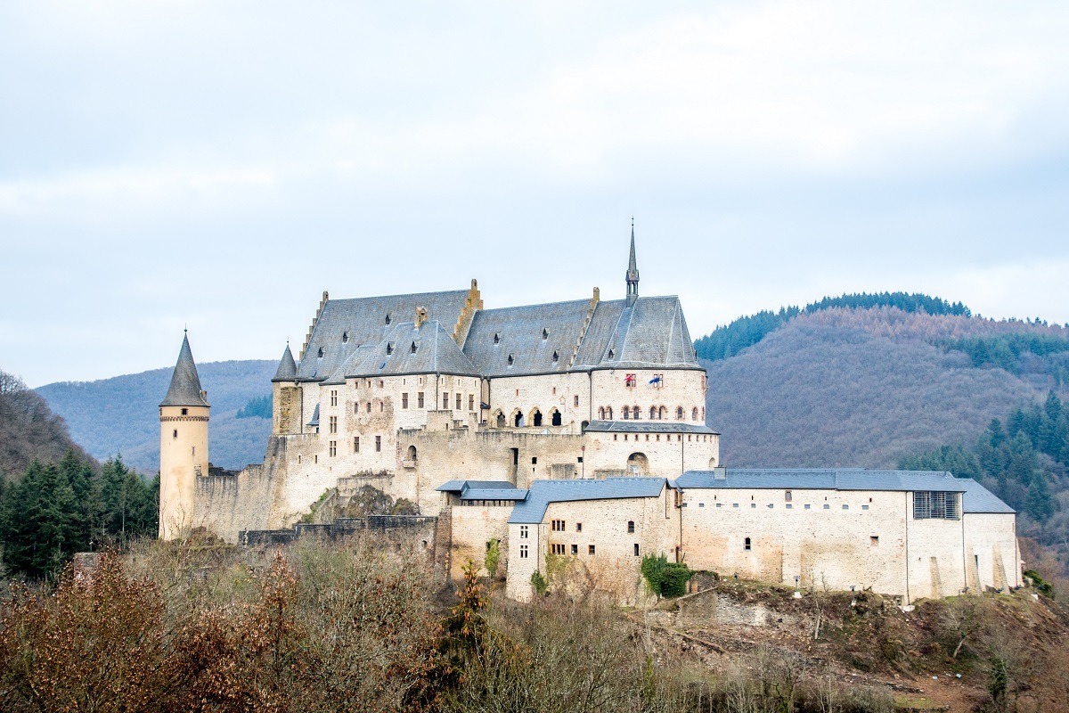 White hilltop castle, Vianden Castle