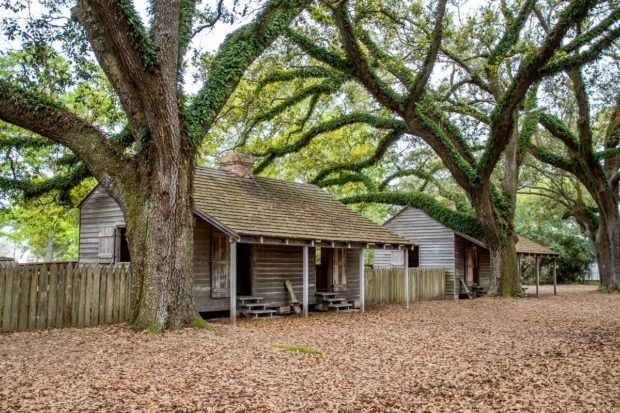Slave housing on plantations like Oak Alley was often lined up in rows