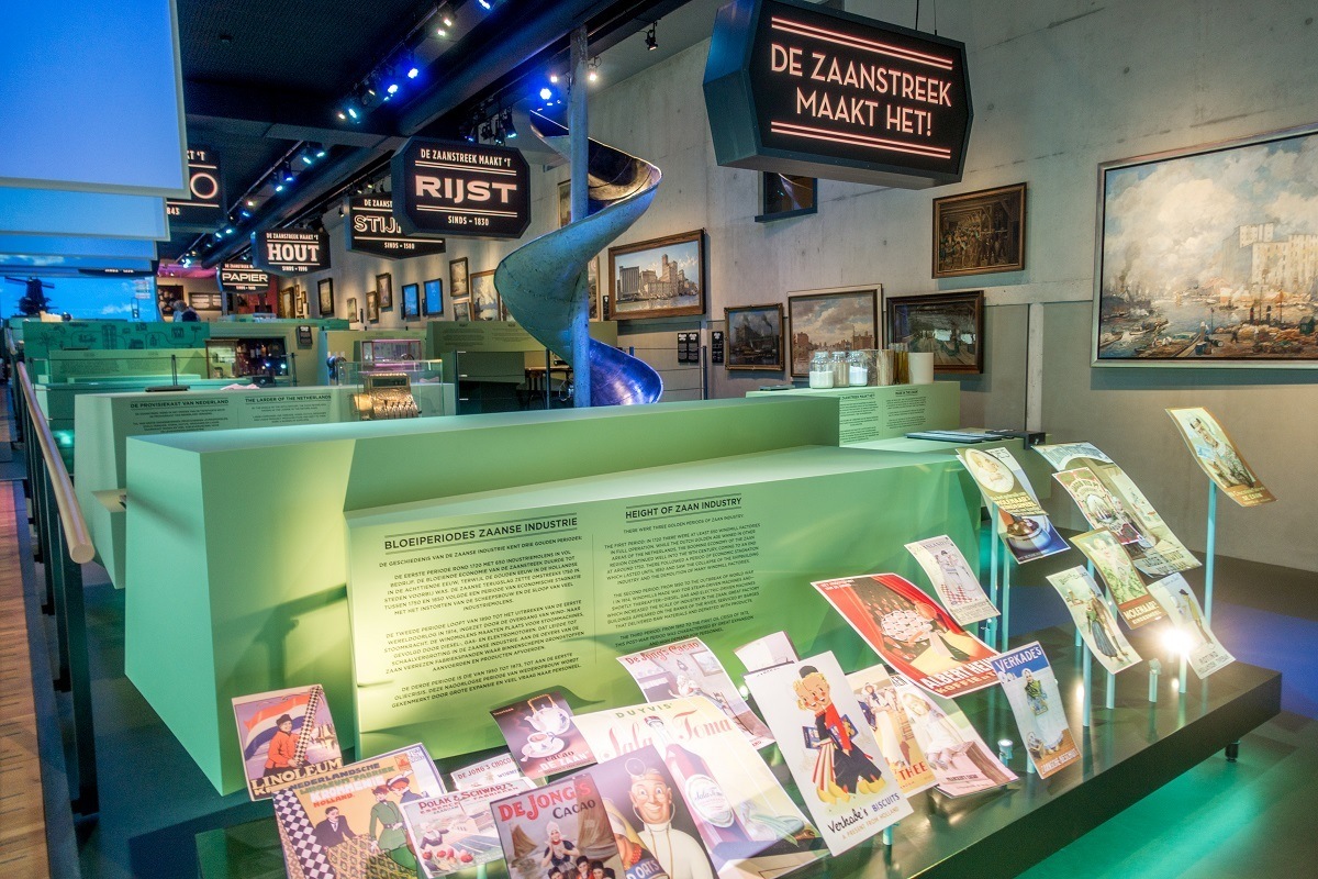 Display of commercial materials at the Zaans Museum