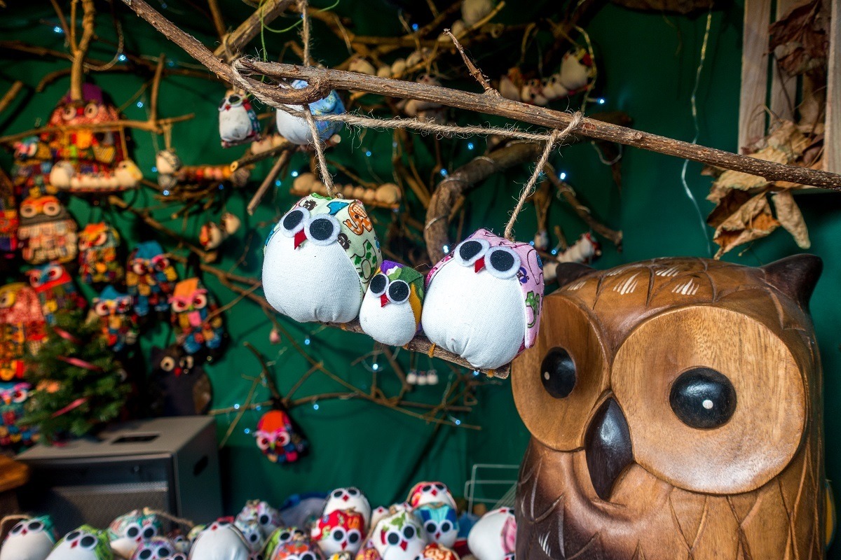 Ornaments and crafts for sale