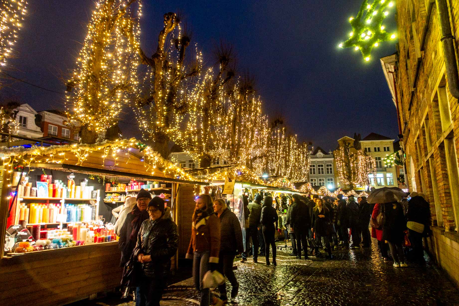 Visiting Bruges Christmas Market (2020) What to See, Eat, and Do
