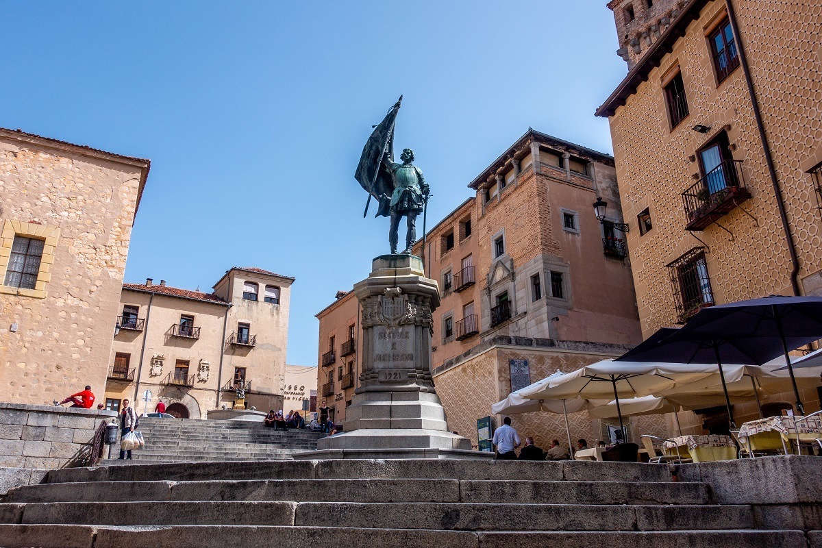 Plaza San Martin with its statue of revolutionary fighter Juan Bravo is an interesting stop on a Segovia walking toury